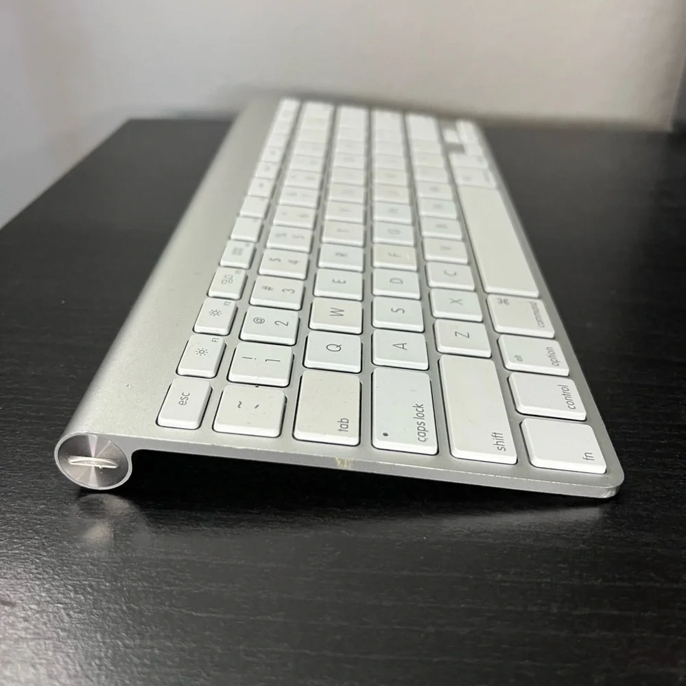 Apple A1314 Wireless‎ Keyboard w Bluetooth for iMac Mac iPad